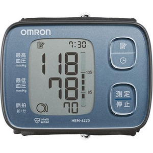 6%OFF ＜ナチュラム＞【送料無料】オムロン 自動血圧計 （６０）ブルー OMR-HEM6220